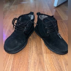 Black Uggs